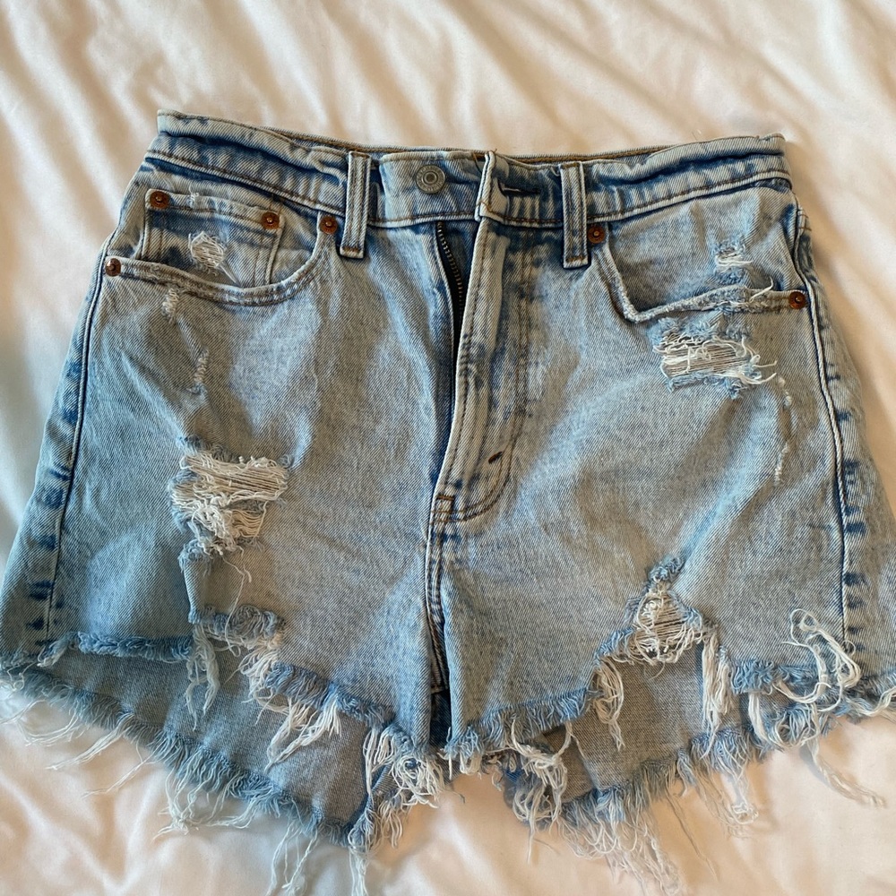 Abercrombie & Fitch Mom Short High Rise “Curve Love”